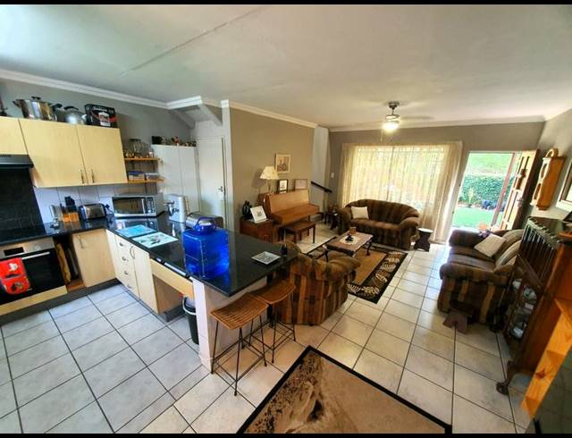 2 BEDROOM TOWNHOUSE FOR SALE IN ANNLIN